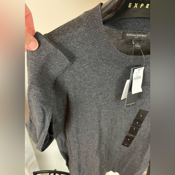 Banana Republic Charcoal Crewneck Sweater, Women’s Size S. Lightweight Knit. NWT - Picture 3 of 4